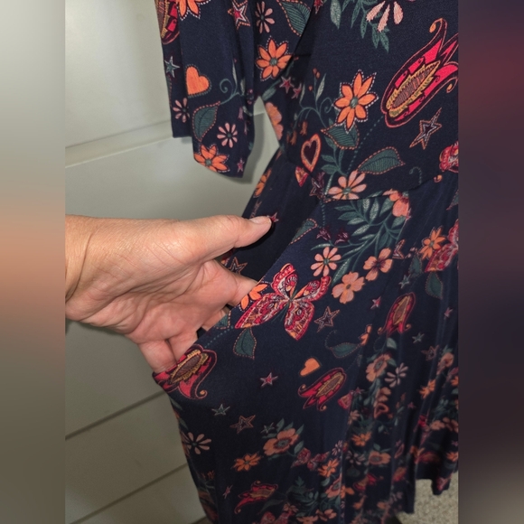 Floral Navy Dress. Torrid Size 00 - Picture 2 of 10